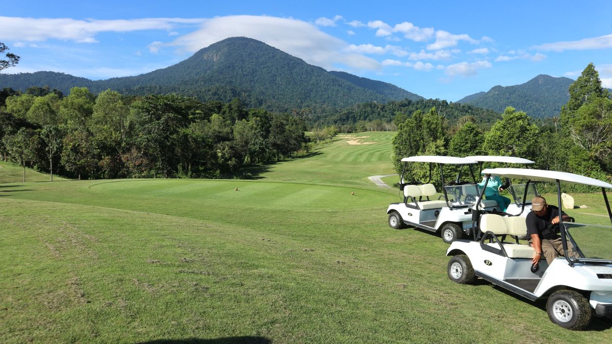 Seru – Seruan di Lapangan Golf Shadow Mountain Canada