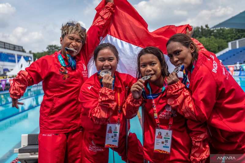 Atlet Renang ASEAN Para Games 2022 Meraih Medali