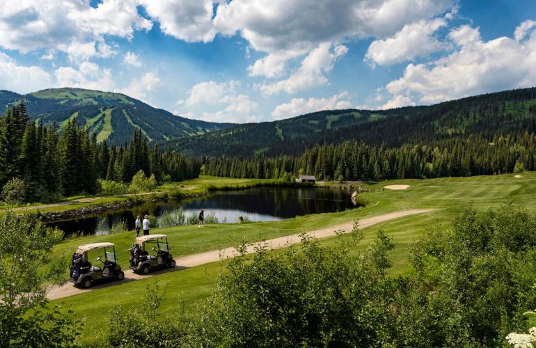 5 Daya Tarik Bermain Golf di Lapangan Shadow Mountain Kanada
